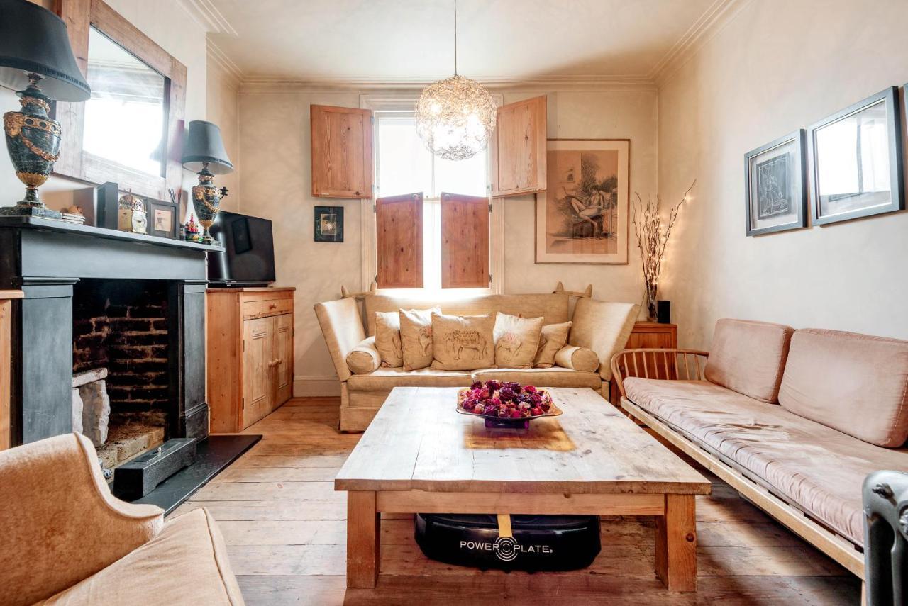 Traditional Townhouse Close To Battersea Park By Underthedoormat Appartamento *