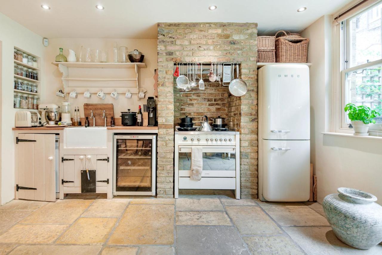 Appartamento Traditional Townhouse Close To Battersea Park By Underthedoormat
