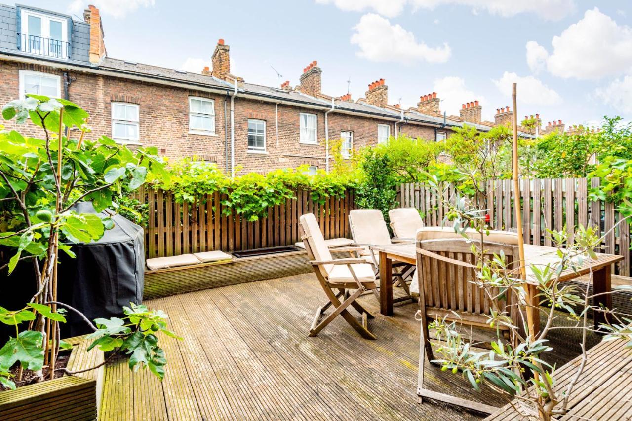 Traditional Townhouse Close To Battersea Park By Underthedoormat